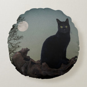 Vollmond-Schwarze Katze auf einem Baum Rundes Kissen
