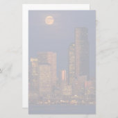 Vollmond steigt über die Skyline von Seattle Briefpapier (Vorne/Hinten)