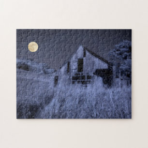 Vollmond über alter verwitterter Scheune Puzzle