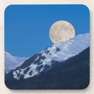 Vollmond über Alyeska Ski Resort, Alaska Getränkeuntersetzer
