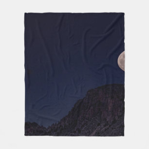 VOLLMOND ÜBER DEM BERG FLEECEDECKE