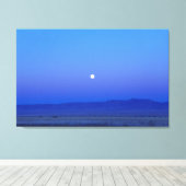 Vollmond über der Wüste Leinwand Print (Insitu (Holzboden))