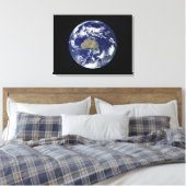 Vollständig beleuchtete Erde, zentriert auf Austra Leinwanddruck (Insitu (Schlafzimmer))