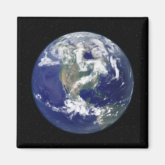 Vollständig beleuchtete Erde, zentriert auf Nordam Magnet (Vorne)