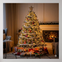 Vollständig dekorierter Weihnachtsbaum