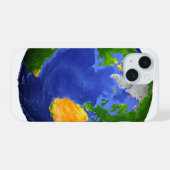 Vollständig die Erde mit topographischen Daten. iPhone 15 Hülle (Rückseite (Horizontal))
