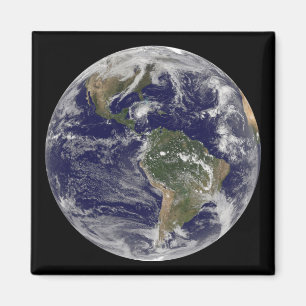 Vollständige Erde mit Hurrikan Paloma Magnet