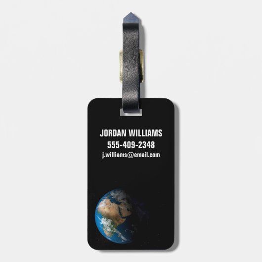 Vollständige Erde mit simulierten Wolken über Afri Gepäckanhänger (Rückseite vertikal)