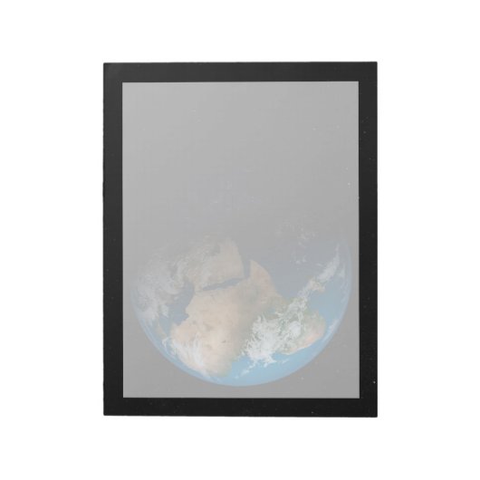 Vollständige Erde mit simulierten Wolken über Afri Notizblock (Rotiert)