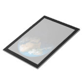 Vollständige Erde mit simulierten Wolken über Afri Notizblock (angewinkelt)