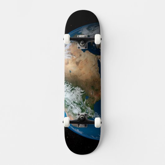Vollständige Erde mit simulierten Wolken über Afri Skateboard (Vorderseite)