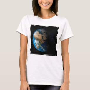 Vollständige Erde mit simulierten Wolken über Afri T-Shirt