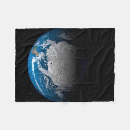 Vollständige Erde mit simulierten Wolken über der  Fleecedecke (Vorderseite (Horizontal))