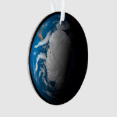 Vollständige Erde mit simulierten Wolken über der Ornament (Vorderseite)