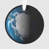 Vollständige Erde mit simulierten Wolken über der  Ornament (Vorderseite)