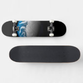 Vollständige Erde mit simulierten Wolken über der Skateboard (Horizontal)