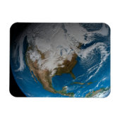 Vollständige Erde mit simulierten Wolken über Nord Magnet (Horizontal)