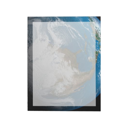 Vollständige Erde mit simulierten Wolken über Nord Notizblock (Rotiert)