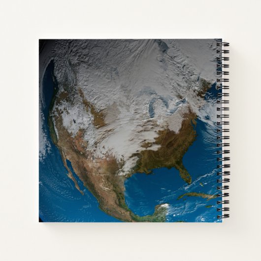 Vollständige Erde mit simulierten Wolken über Nord Notizblock (Rückseite)