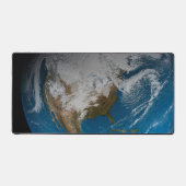 Vollständige Erde mit simulierten Wolken über Nord Schreibtischunterlage (Vorderseite)