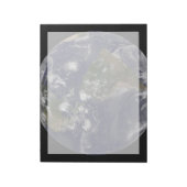 Vollständige Erde mit tropischen Stürmen im Atlant Notizblock (Rotiert)