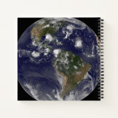 Vollständige Erde mit tropischen Stürmen im Atlant Notizblock (Rückseite)