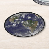 Vollständige Erde mit tropischen Stürmen im Atlant Runder Pappuntersetzer (Angewinkelt)