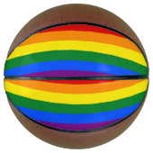 Vollständiger Basketball mit Flag für LGBT (Vorderseite)