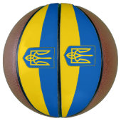 Vollständiger Basketball mit Flagge der Ukraine (Vertikal)