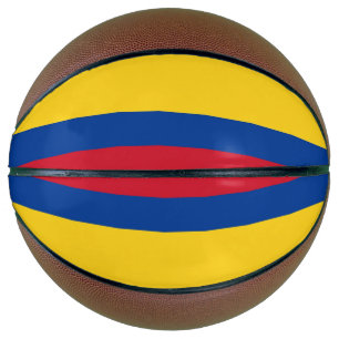 Vollständiger Basketball mit Flagge Kolumbiens