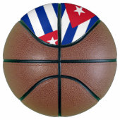 Vollständiger Basketball mit Flagge Kubas (Rechts)