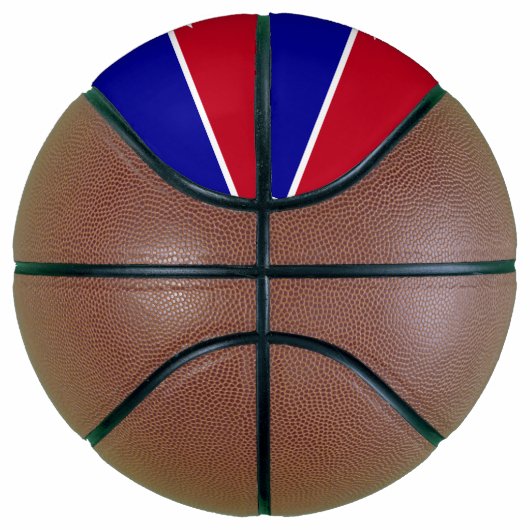 Vollständiger Basketball mit Flagge von Dallas (Rechts)