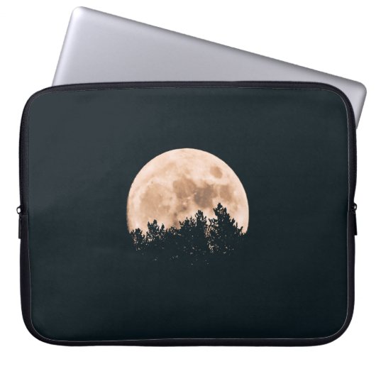 VOLLSTÄNDIGER MOND HINTER EINER SILHOUETTE LAPTOPSCHUTZHÜLLE (Vorderseite)