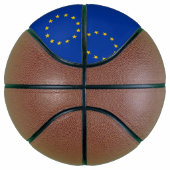 Vollwertiger Basketball mit Flagge für die europäi (Rechts)