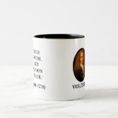 Voltaire Liebe-Wahrheit aber Zweifarbige Tasse (Mittel)