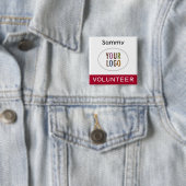 Volunteer Pinback Abzeichen mit dunklem Logo Button (Beispiel)