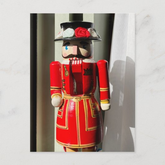 Vom Fenster Stehender Nutcracker Postkarte (Vorderseite)