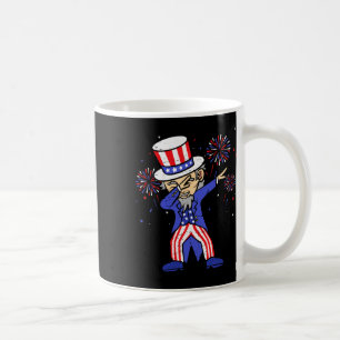 vom Juli Shirts für Kinder, die sich durch Darbiet Kaffeetasse