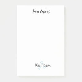 vom Schreibtisch hören, den Namen des Lehrers hinz Post-it Klebezettel