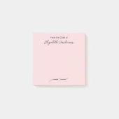 Vom Schreibtisch mit rosa und schwarzen Skriptname Post-it Klebezettel (Vorderseite)