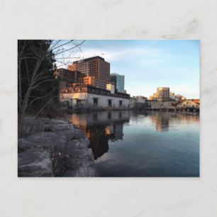 Von alt bis neu - Gebäude direkt am Wasser - Hull Postkarte