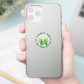 Von Bier und Shenanigans gespeist Aufkleber (Telefon)