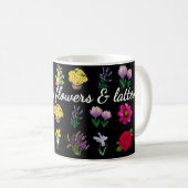 Von Blume und Latten gespeist | Pastell Floral Pat Kaffeetasse (VorderseiteRechts)