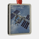 Von Computer generierte Ansicht 3 Silbernes Ornament (Rechts)