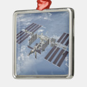 Von Computer generierte Ansicht 3 Silbernes Ornament (Links)