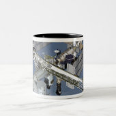 Von Computer generierte Ansicht 5 Zweifarbige Tasse (Mittel)