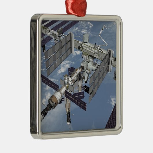 Von Computer generierte Ansicht 6 Silbernes Ornament (Rechts)