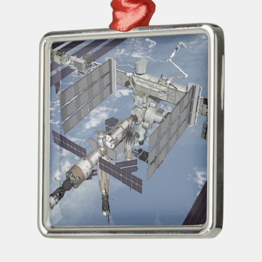 Von Computer generierte Ansicht 6 Silbernes Ornament (Links)