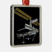 Von Computer generierte Ansicht Silbernes Ornament (Rechts)