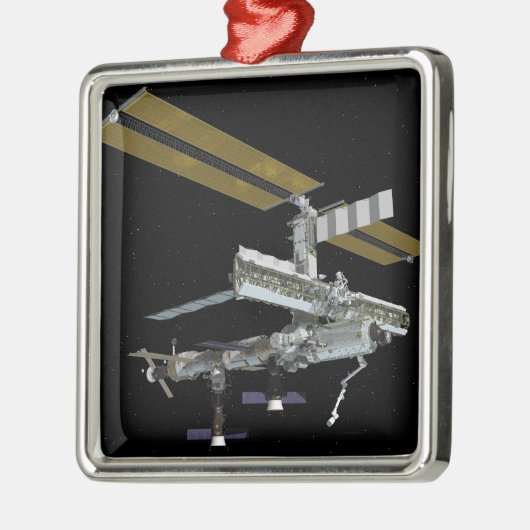 Von Computer generierte Ansicht Silbernes Ornament (Links)